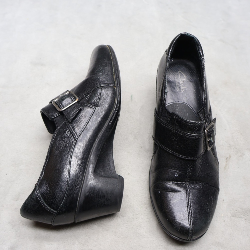 Clarks Women 6M Wedge Black Leather Buckle Strap Heeled Court Casual Shoes